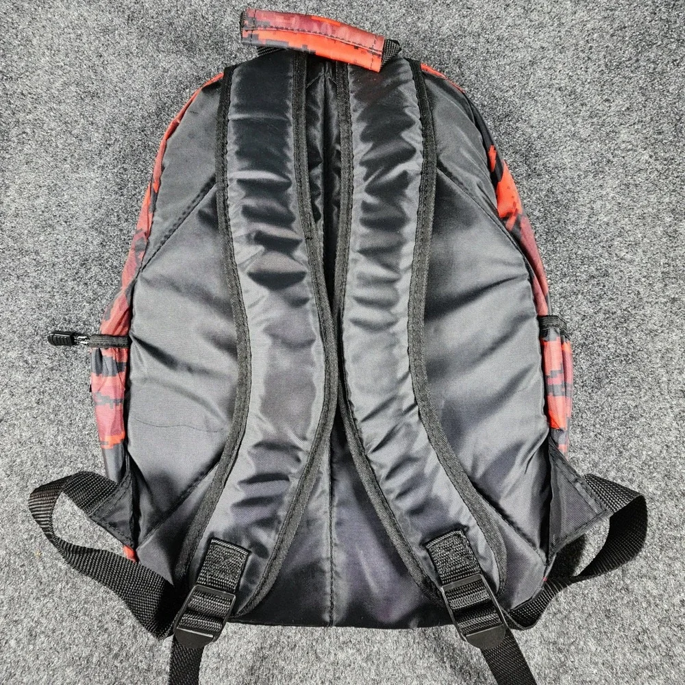 NWT Eastsport Backpack Unisex One Size Red Black Digital‎ Camo Laptop Sleeve